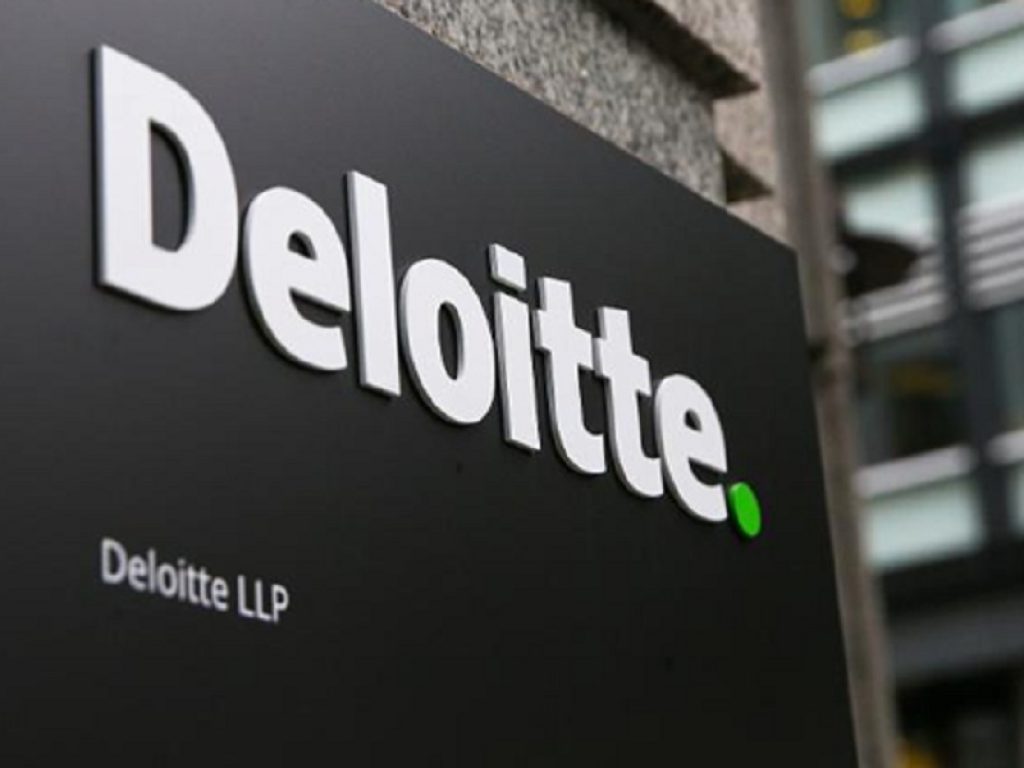 Deloitte: il 100% degli investitori continuerà nel 2022 a investire nel settore del lusso. I livelli pre-Covid saranno raggiunti in meno di un anno per la metà degli investitori
