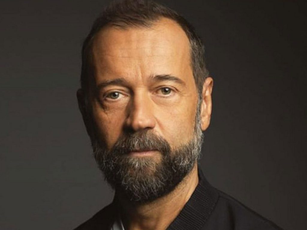 Fabio Volo su Radio Deejay attacca il leader della Lega Salvini per la citofonata a una famiglia tunisina: "Sei solo uno str…o senza palle"