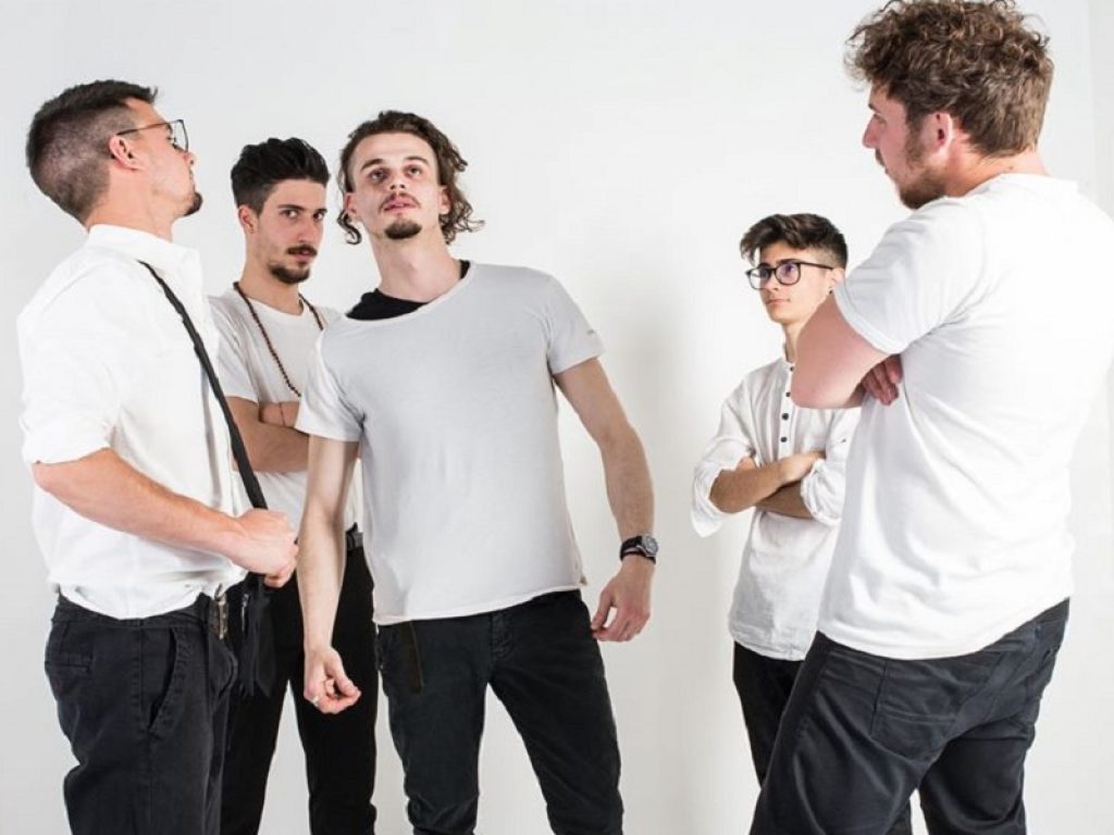 Overture in radio con il singolo "Come godo se"