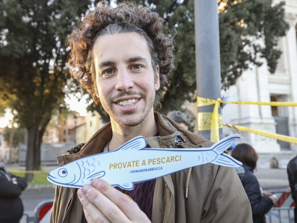 Verso le elezioni amministrative: a Bologna le Sardine con Lepore. Santori: “C’è connessione. Isabella Conti? Spero si avvicini al centrosinistra”