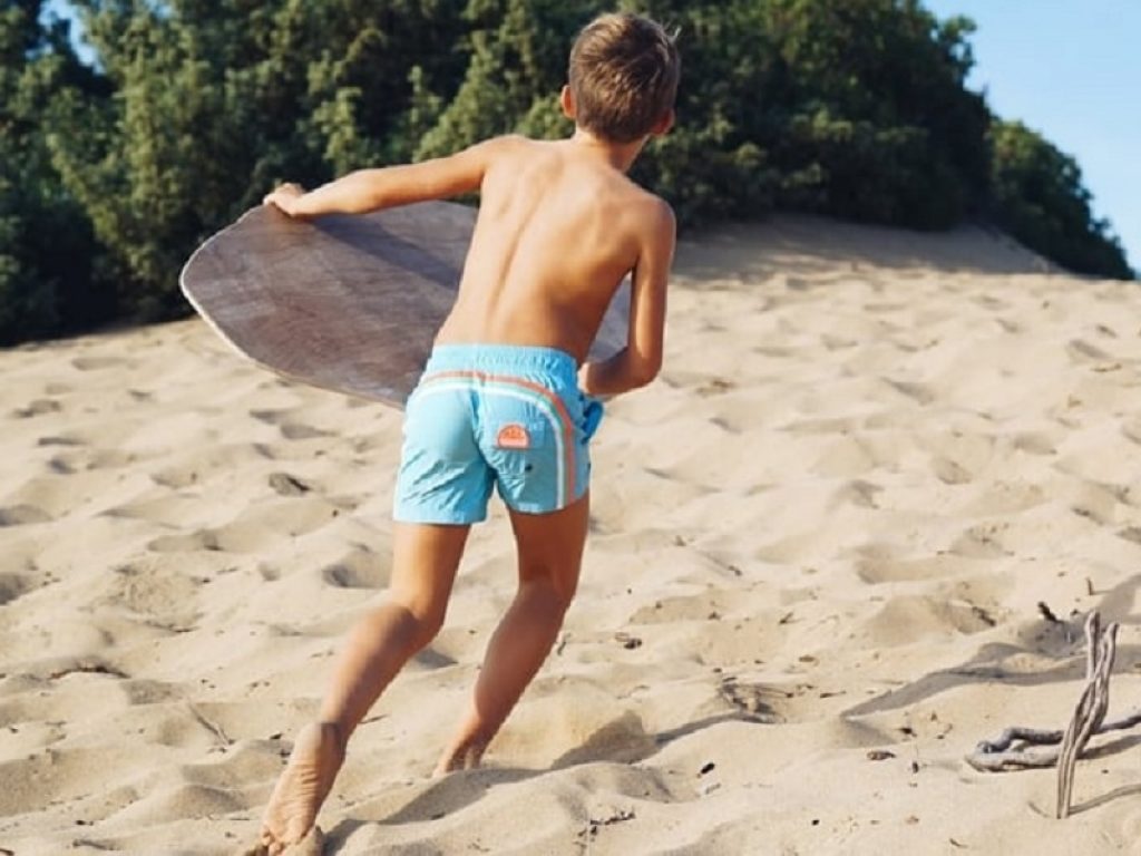 Sundek diventa italiano: il marchio è stato acquistato da Simona Barbieri e Tiziano Sgarbi