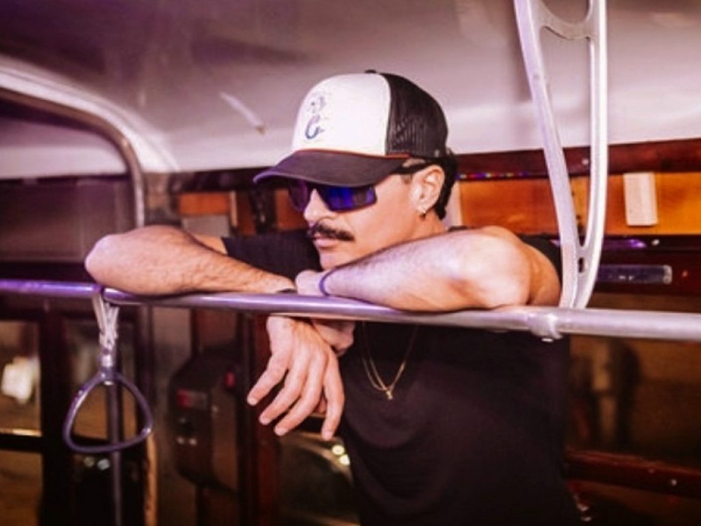 Giovedì 30 gennaio nuovo live dell'artista milanese wLOG al "Partyamo" di Milano: presenterà il suo nuovo singolo "Un Colpo Solo", in uscita il 17 gennaio