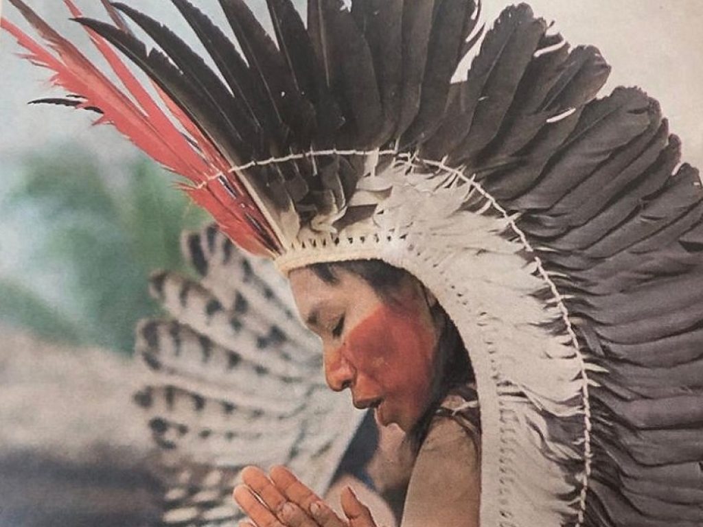 Nella foresta amazzonica in Brasile una donna è l’autorità spirituale della tribù indigena Yawanawa: è la prima volta che accade