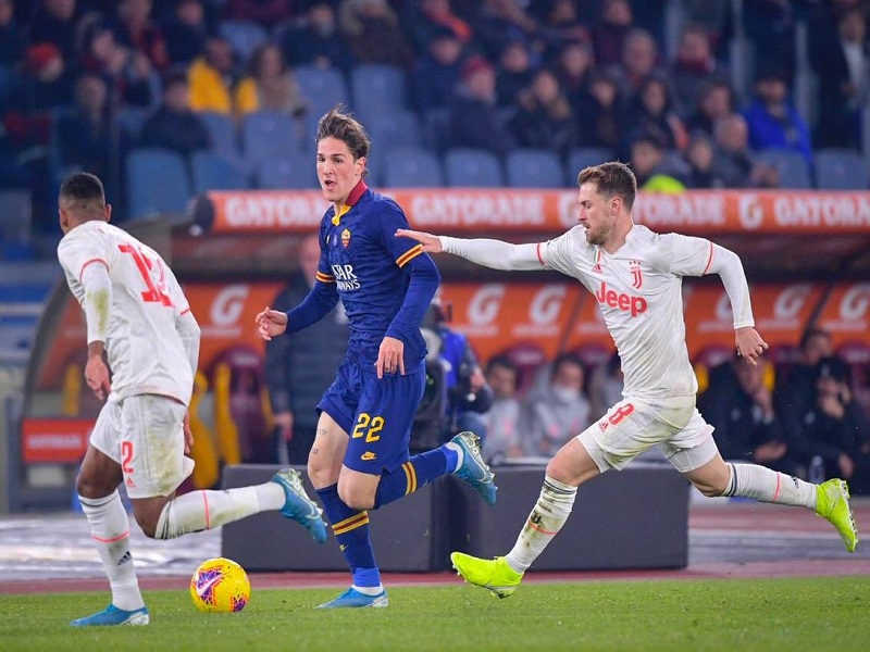 La relazione tra Nicolò Zaniolo e Madalina Ghenea esce allo scoperto dopo la rottura tra il calciatore e l’ormai ex fidanzata Sara Scaperrotta