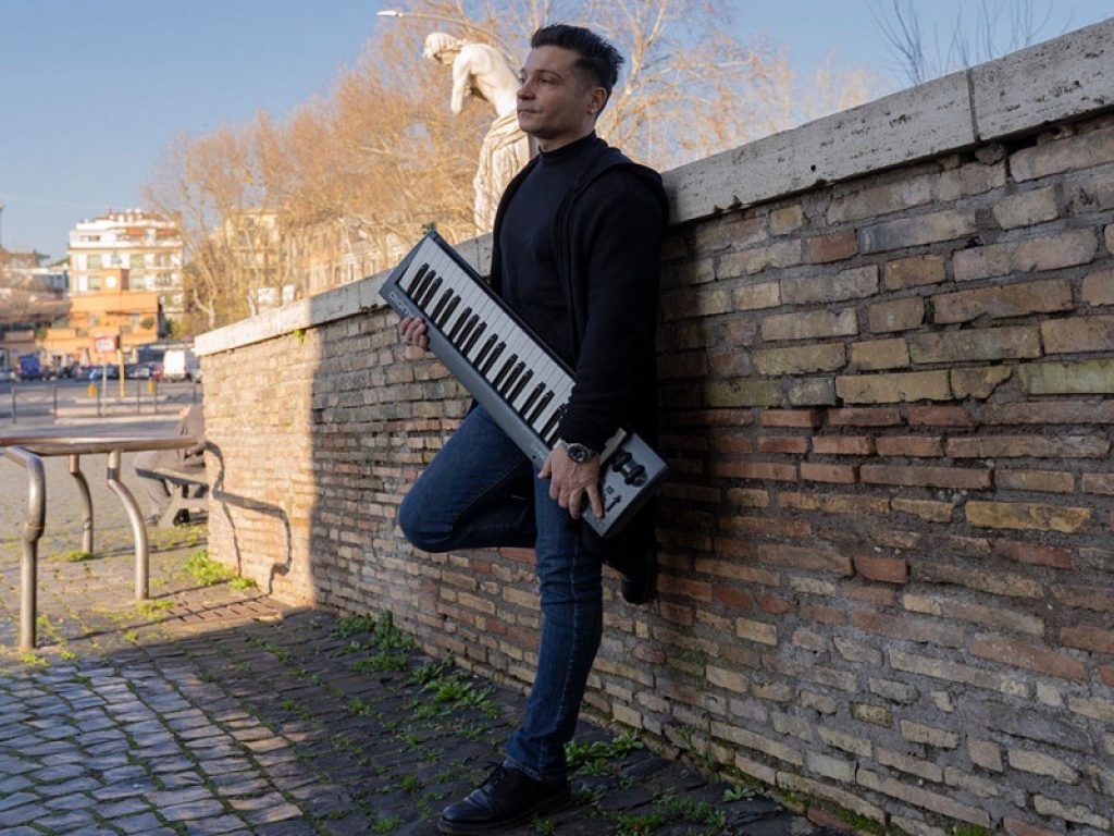 Norberto Grimaldi in rotazione radiofonica e sulle piattaforme digitali con il nuovo singolo "Laura" (Play Audio/Azzurra Music)