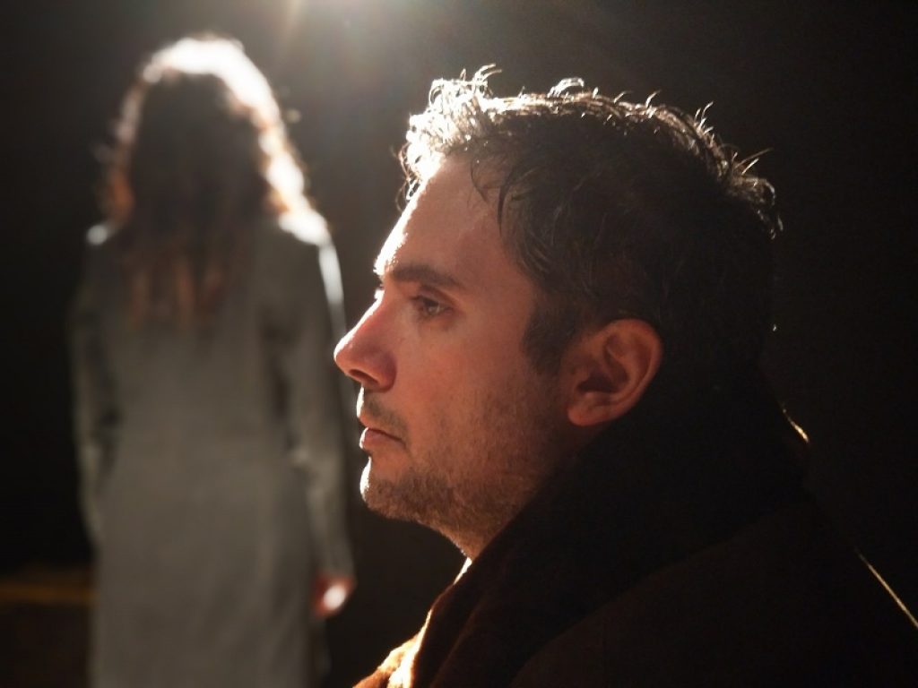 Amleto e sua moglie Ofelia in scena fino all'8 marzo al Teatro Studio Uno: Gabriele Linari riporta in scena un grande classico shakespeariano