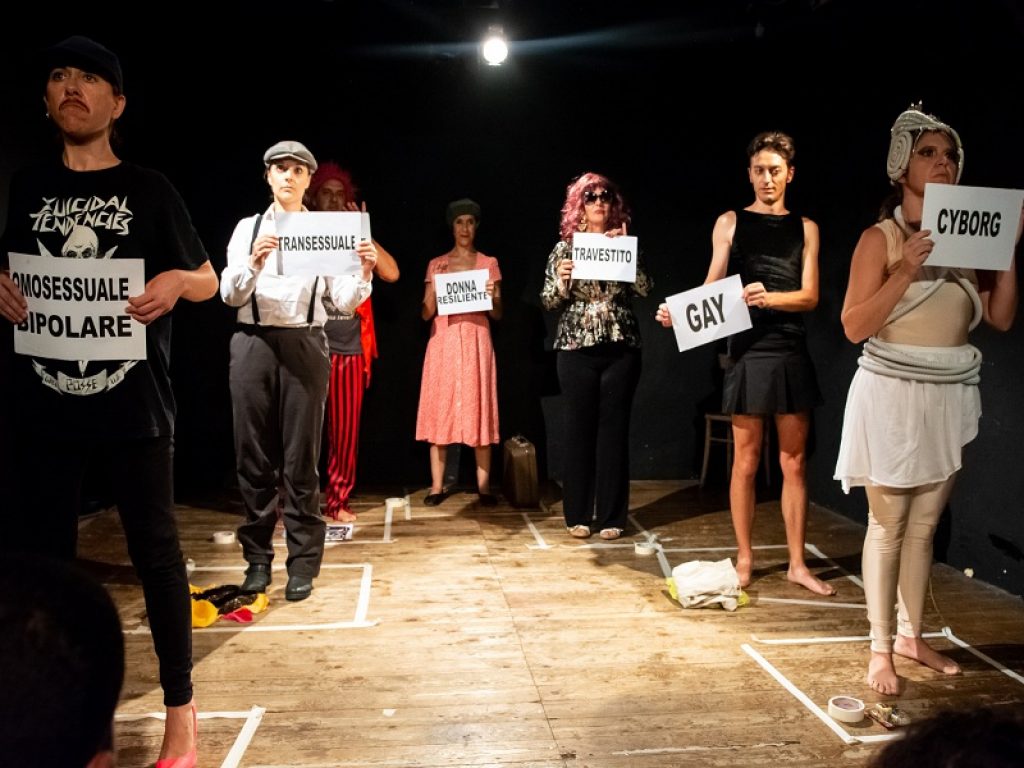 Fluid al Teatro Studio Uno (Sala Teatro) fino al 23 febbraio: in scena una riflessione profonda sull'identità di genere di Franca Battaglia Teatro