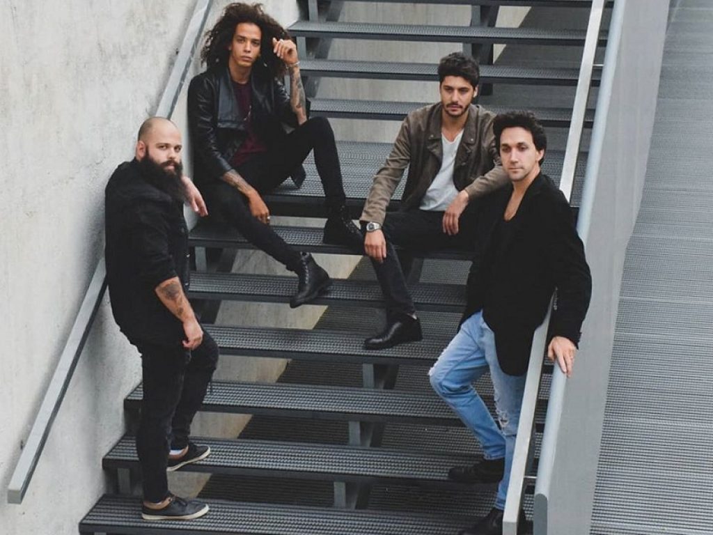 "Tra le vie del se", l'album d'esordio della band milanese Sincrono anticipato dal singolo "Fuoco e Cenere", attualmente in rotazione radiofonica