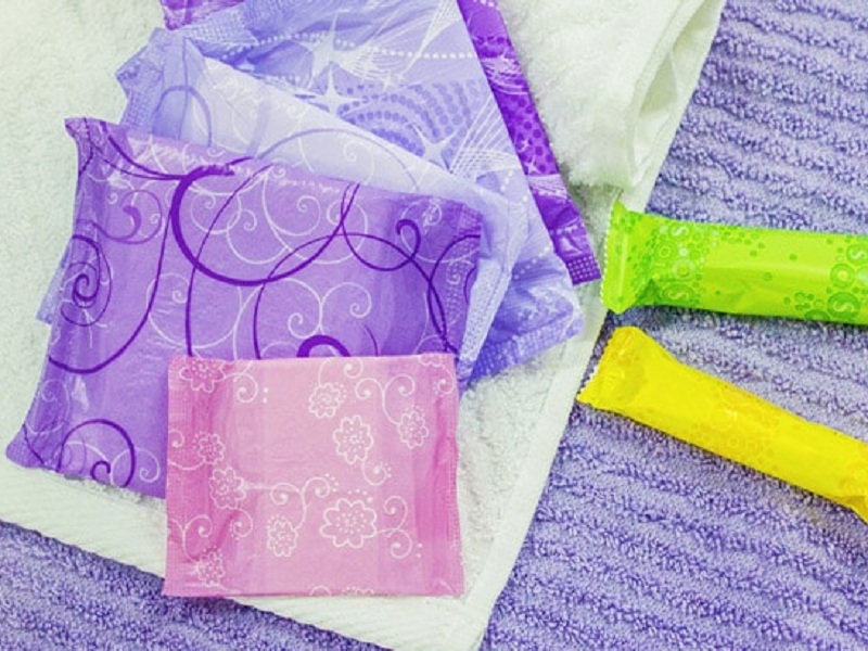 A Carpi nelle farmacie gli assorbenti saranno venduti senza Iva: da lunedì il Comune emiliano pagherà la differenza di prezzo