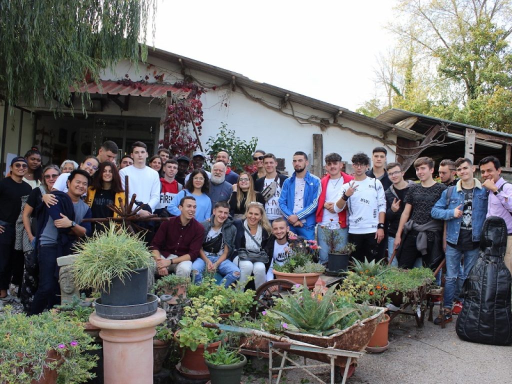 Al via il bando Nessuno Escluso per progetti che mirano a sostenere l’intervento istituzionale sui minori non accompagnati, italiani e stranieri