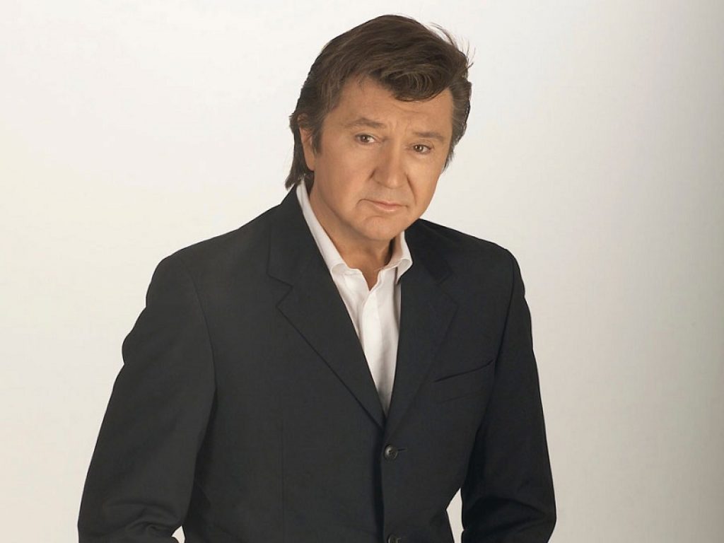 Bobby Solo torna con "Il garage sta andando a fuoco"