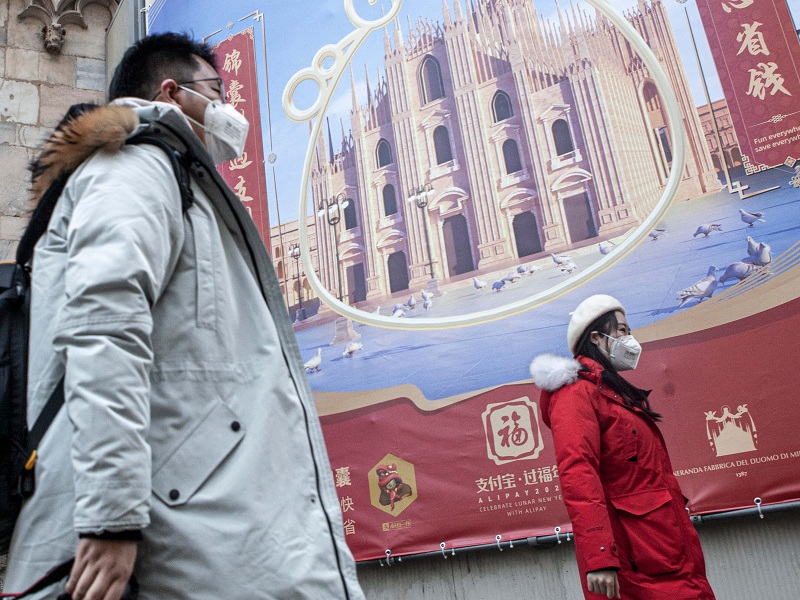 Il consulente del Ministro della Salute Walter Ricciardi: "A Milano e Napoli il lockdown è necessario, si può prendere il Covid ovunque"