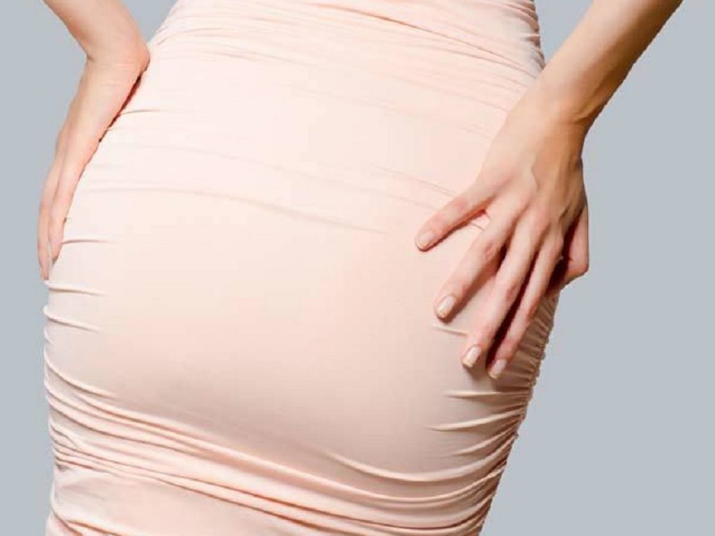 Boom di ritocchi in dono sotto l'albero in epoca Covid. Come spiega il chirurgo plastico, Daniele Spirito, a spopolare sono "cat eye" e glutei nuovi