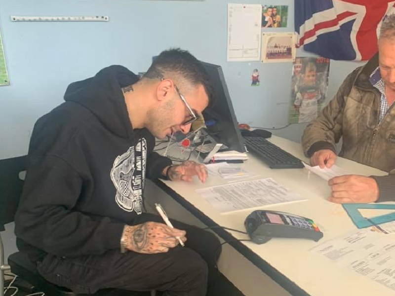 Junior Cally torna al calcio: ha firmato con il Fiumicino 1926. Eventuali compensi saranno devoluti per la lotta contro la violenza sulle donne