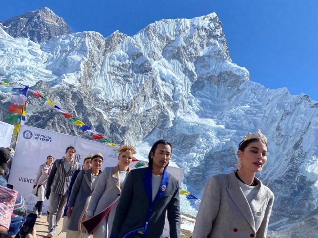 In Nepal la prima sfilata di moda ad alta quota