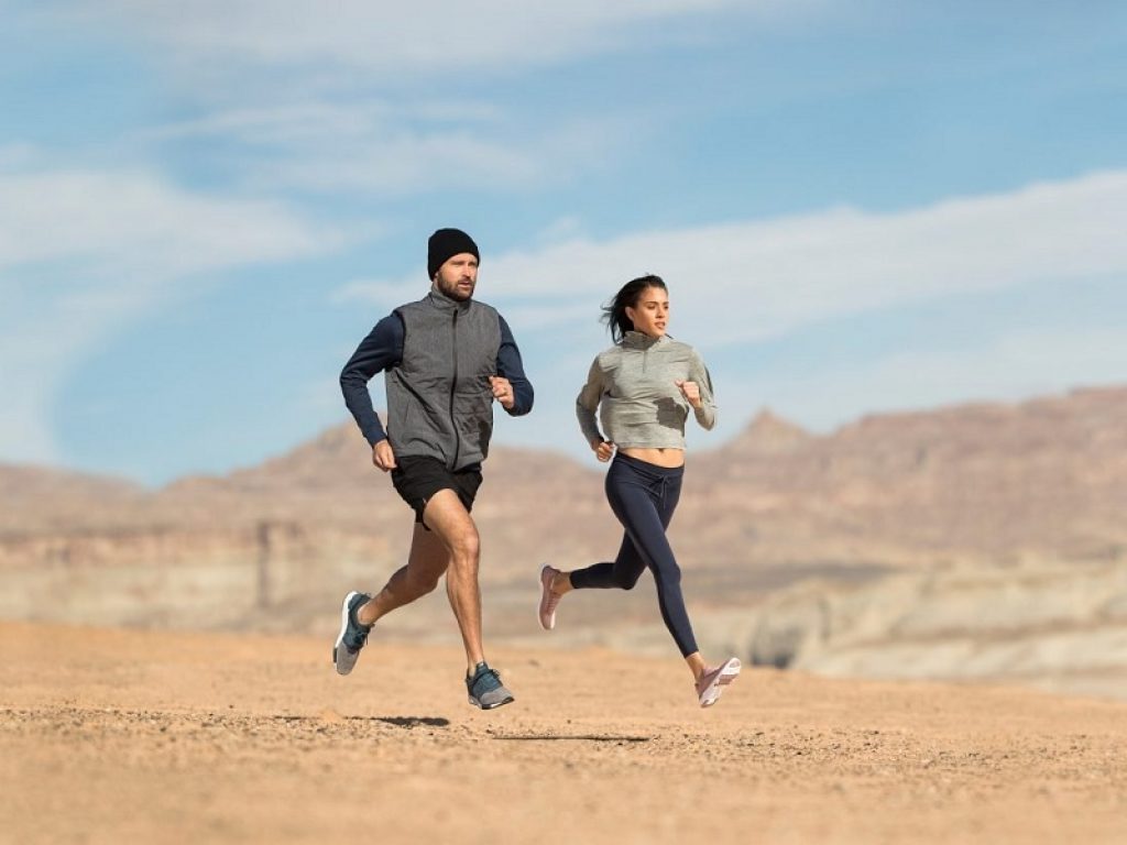 Come scegliere l'abbigliamento sportivo per essere alla moda anche nel tempo libero: i consigli da seguire prima di acquistare un look casual/sportivo