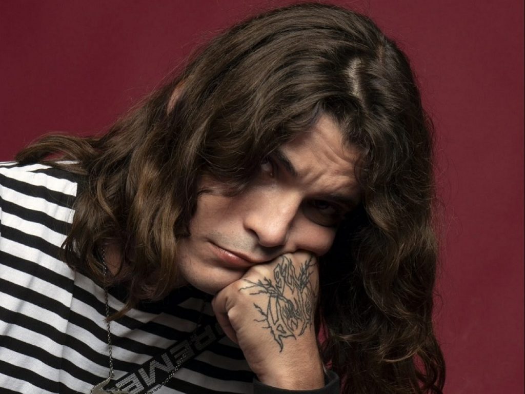 Ketama126 contro la politica: “Senza live dovrò cambiare mestiere e nazione”. Il rapper su Instagram parla a nome di tutta la categoria spettacolo