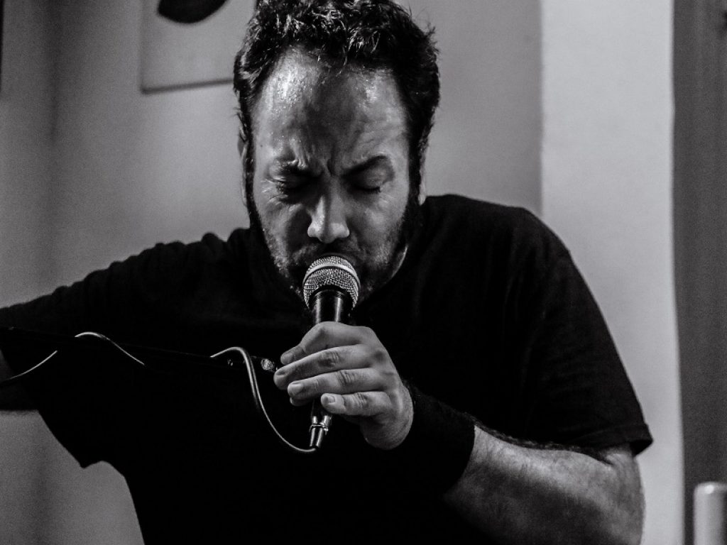 Fuori in digitale Namastereo (La Lumaca Dischi / Audioglobe), il terzo album di Giuseppe Costa, in arte Yosonu