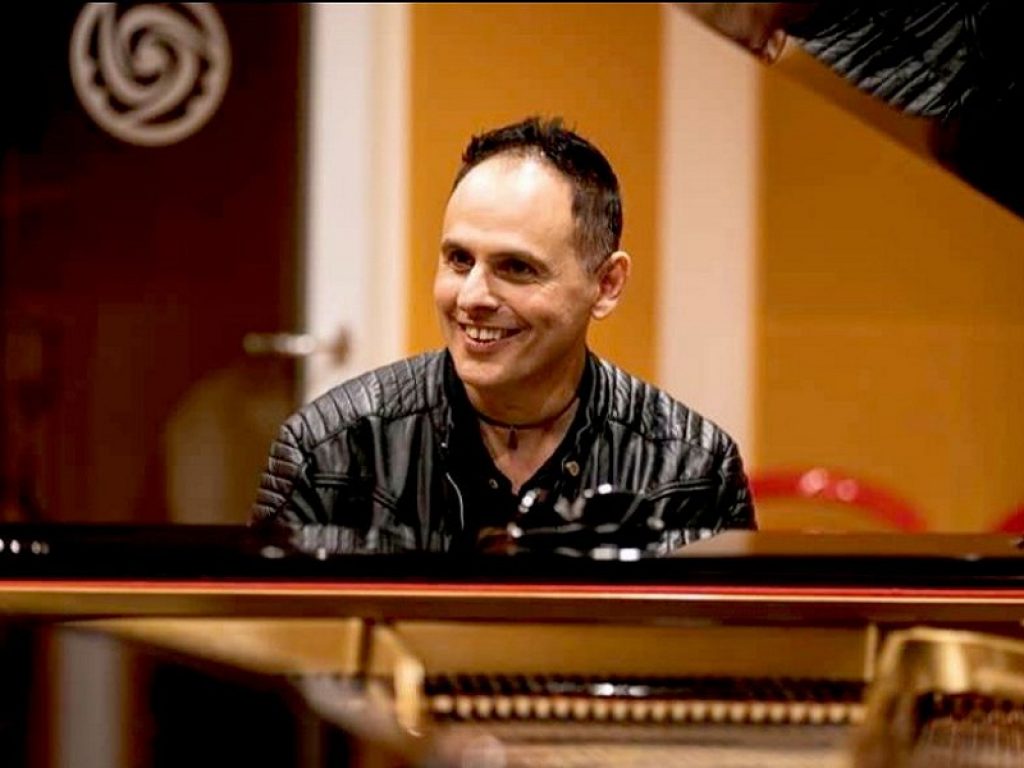 Fabio D'Amato pubblica il nuovo lavoro "2.16"