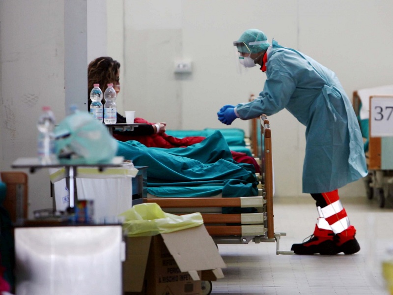 Covid-19, aumentano ancora i nuovi casi, oggi sono 1.411 su 94.024 tamponi effettuati. Calano i ricoveri in terapia intensiva