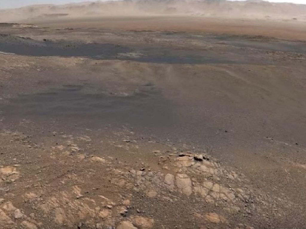 Marte come non lo avete mai visto nel video mozzafiato del rover Curiosity che offre un tour a 360 gradi sul Pianeta Rosso