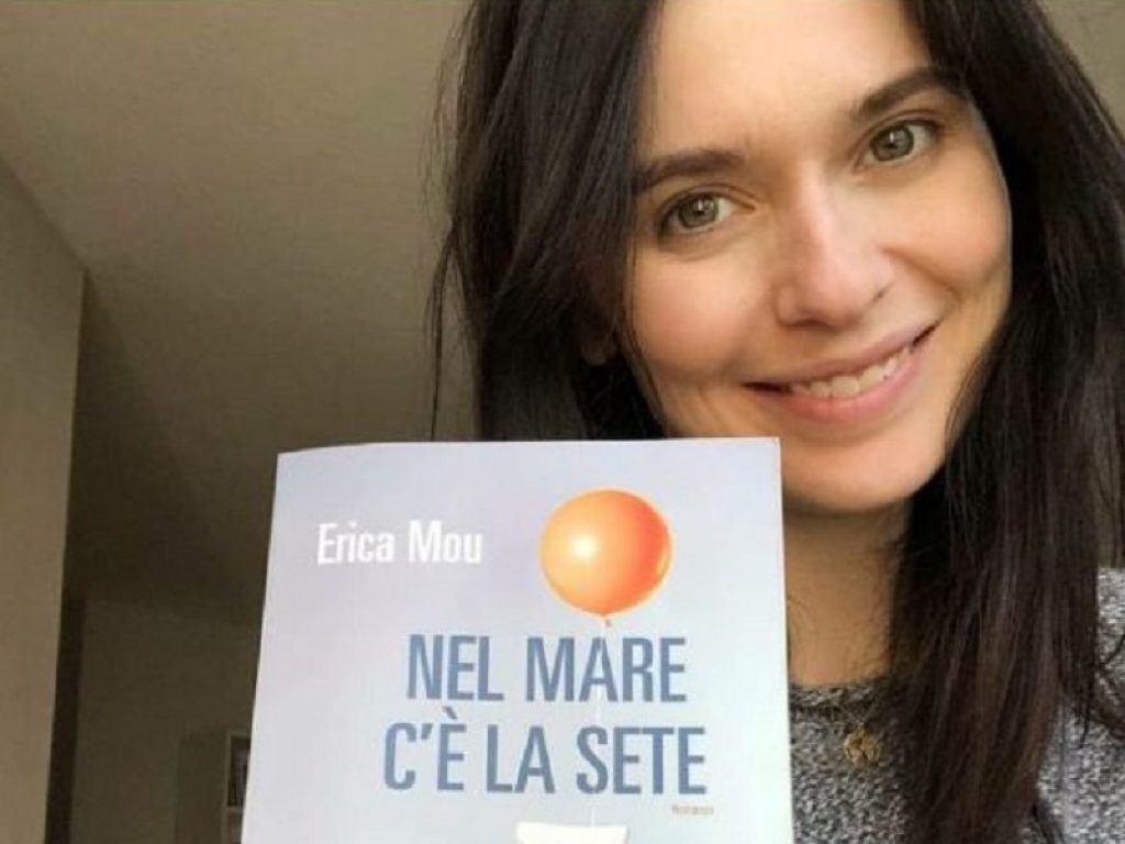 “Nel mare c’è la sete”, Erica Mou racconta il suo primo romanzo