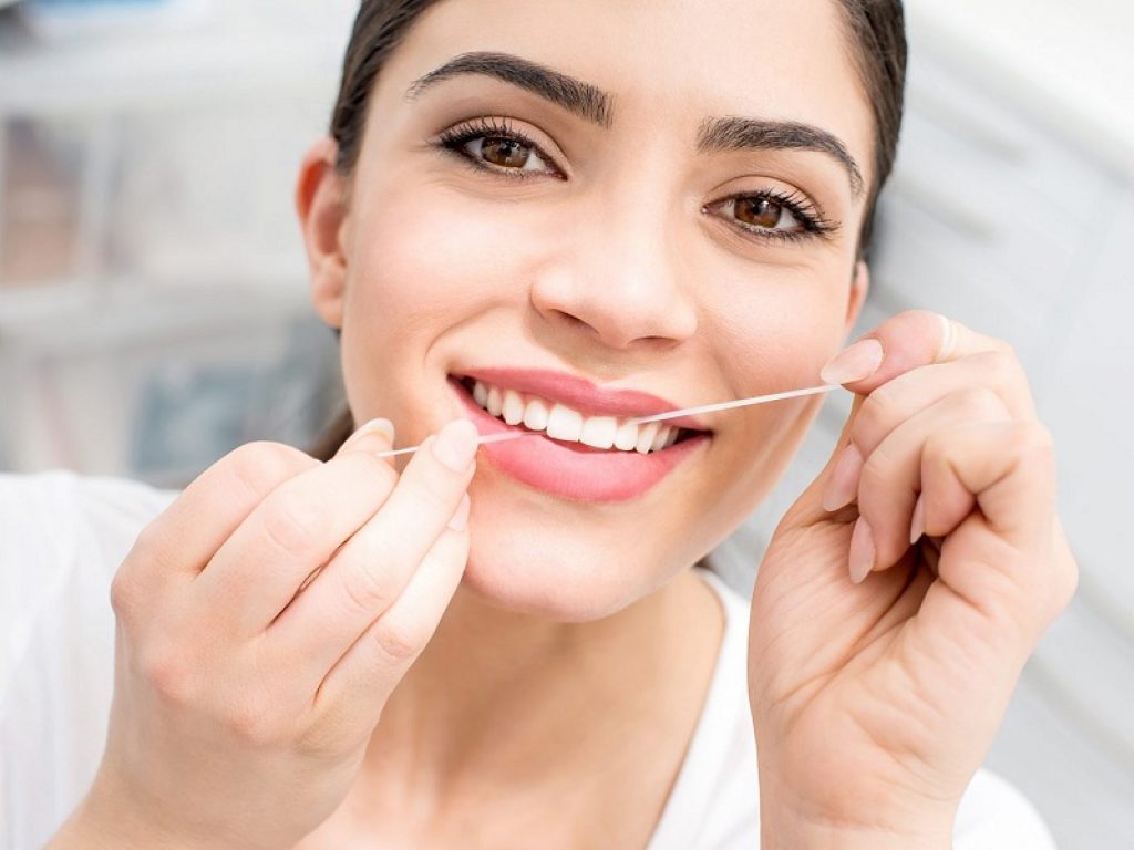Filo interdentale: va usato sempre e nel modo giusto