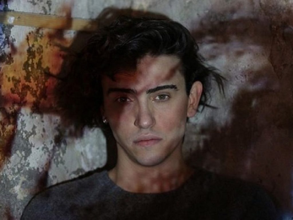 In arrivo "La geografia del buio" di Michele Bravi: il nuovo disco di inediti del cantautore uscirà il prossimo 29 gennaio