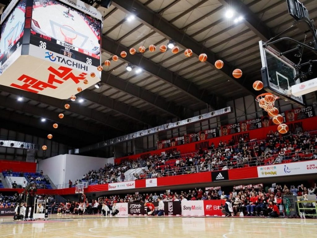 Cue 4 è riuscito a fare 11 canestri davanti ad una folla in delirio: l'umanoide è in grado di correre, prendere una palla e segnare un canestro da 3 punti