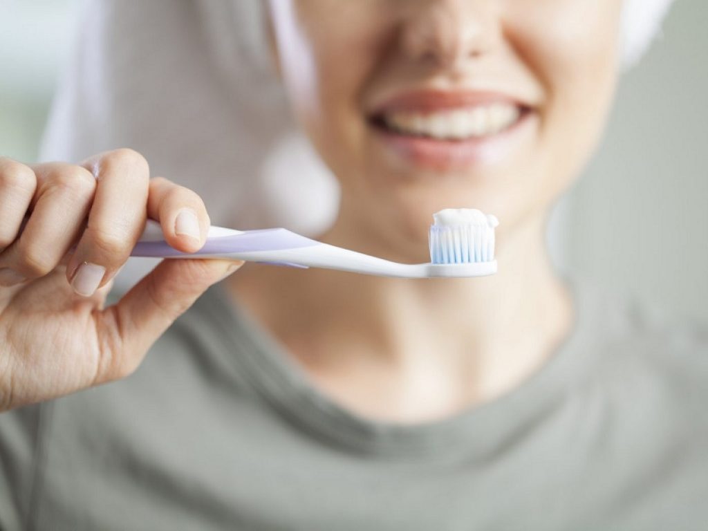 Gengive che sanguinano: un disturbo diffuso, che può essere risolto con qualche accortezza, ma può anche indicare problematiche più importanti