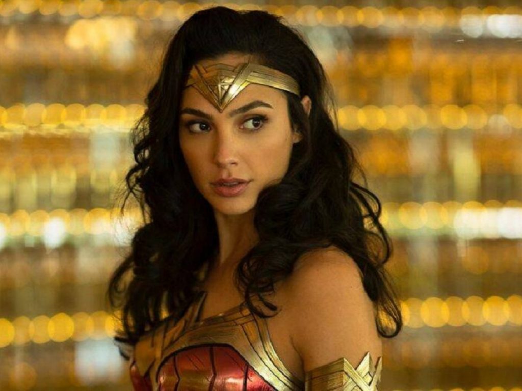 Wonder Woman 1984: slitta l'uscita al cinema