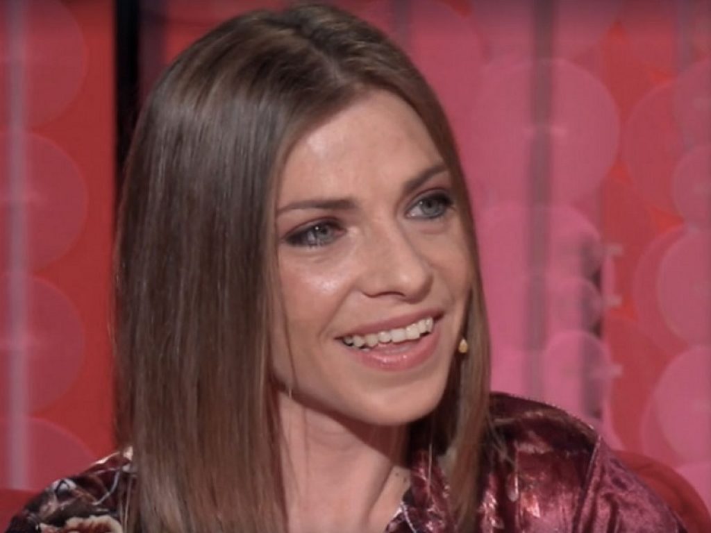 Loredana Errore in radio con il singolo "100 Vite"