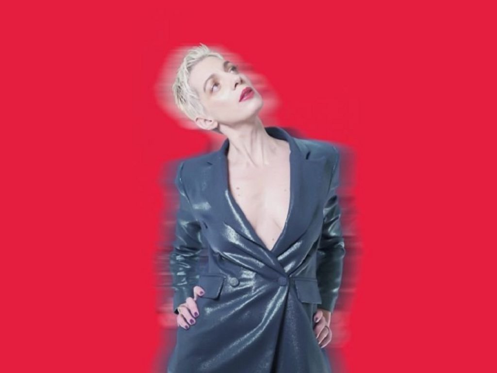 Barbara Cavaleri canta "Come una stella"