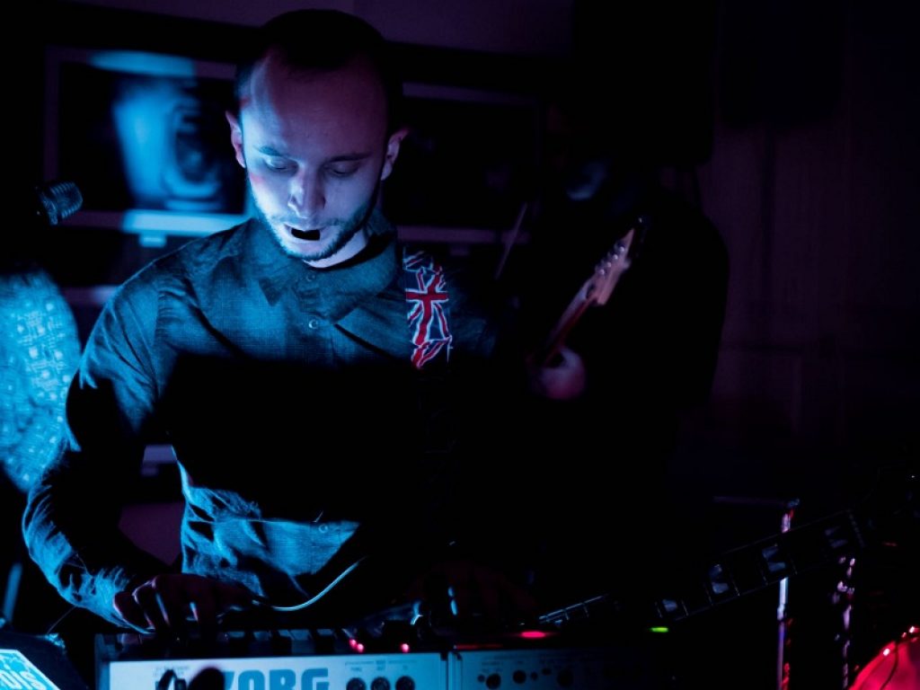 DASP online con il videoclip di "Vortice", secondo brano estratto dall'album di esordio del musicista calabrese dal titolo "L'indipendente Italiano"