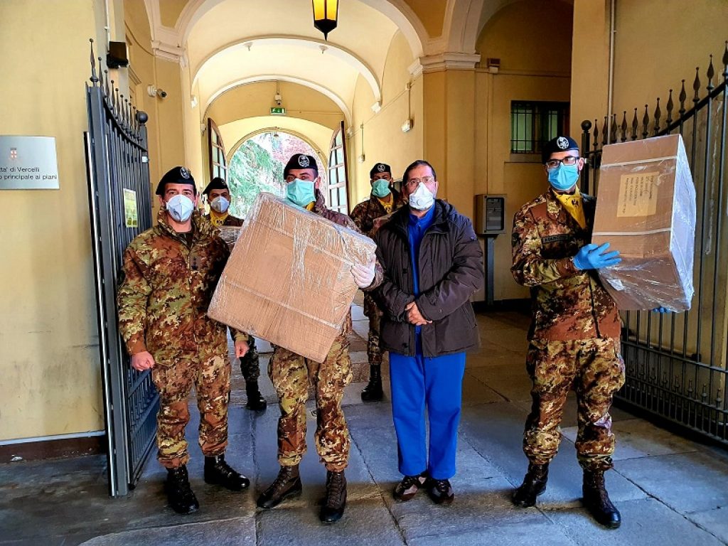 Le Batterie a Cavallo consegnano migliaia di mascherine