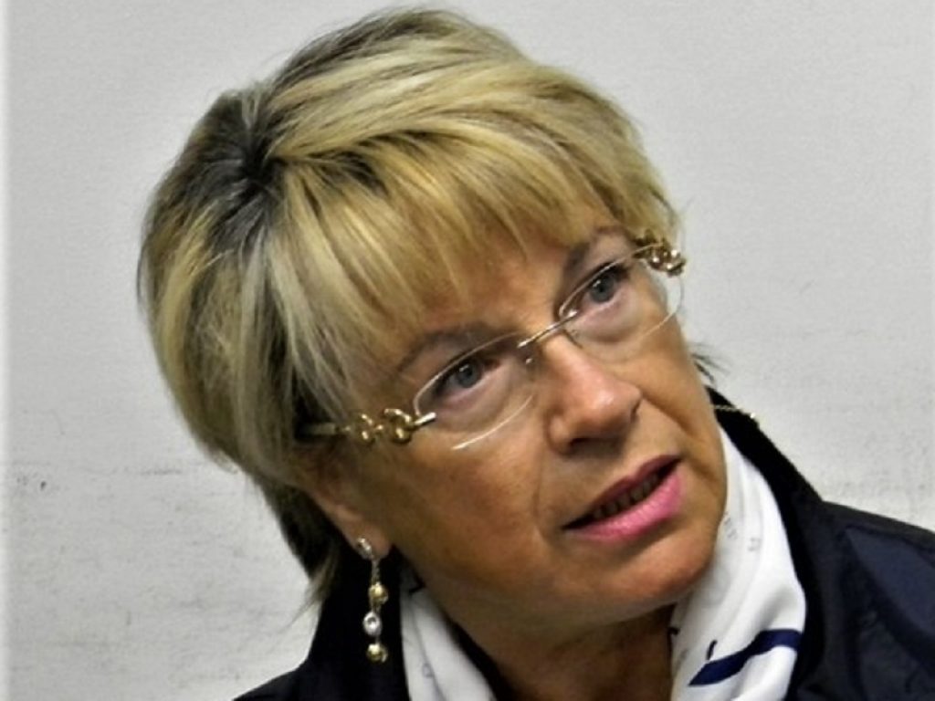 La ginestra sul precipizio: i poeti nei giorni della pandemia. La poetessa Anna Manna lancia un appello per la creazione di un'antologia