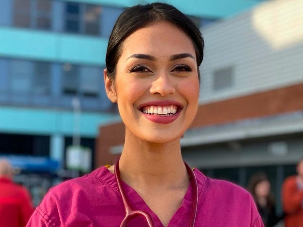 Miss Inghilterra torna in corsia contro il Coronavirus