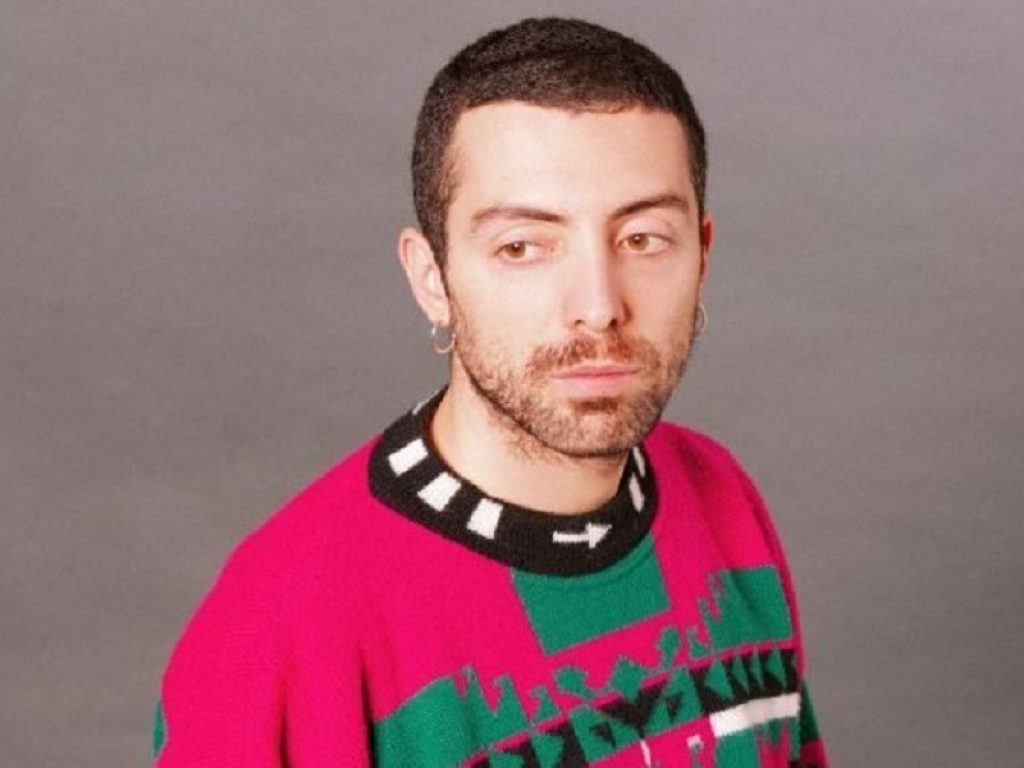 Il cantautore lucchese Sgrò racconta "In differita", il suo lavoro d'esordio disponibile su tutte le piattaforme per Artist First