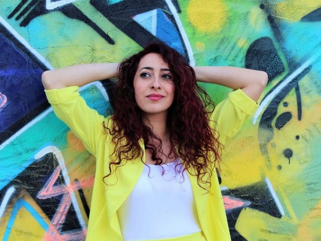 Da Tali e Quali  Show al primo singolo, Veronica Perseo non vive più a metà: la cantante diventata famosa con l'interpretazione di Shallow di Lady Gaga ora sogna Sanremo Giovani