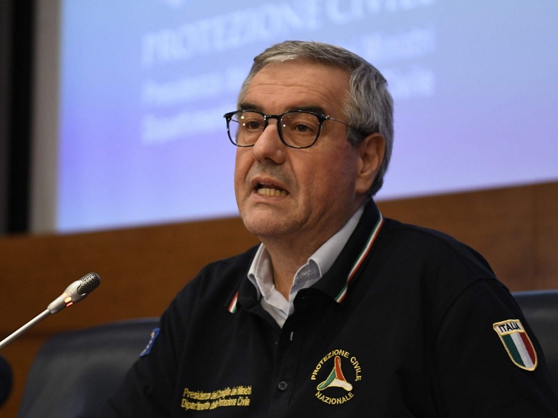 Emergenza Coronavirus, il Capo della Protezione Civile Borrelli annuncia: "A casa anche il 1 maggio. E dal 16 possibile fase 2". Poi la retromarcia: "Dipenderà dai dati"