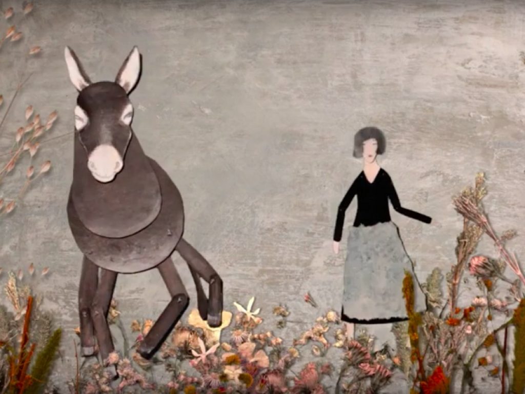 Alessandra Celletti online con "Donkey Song"