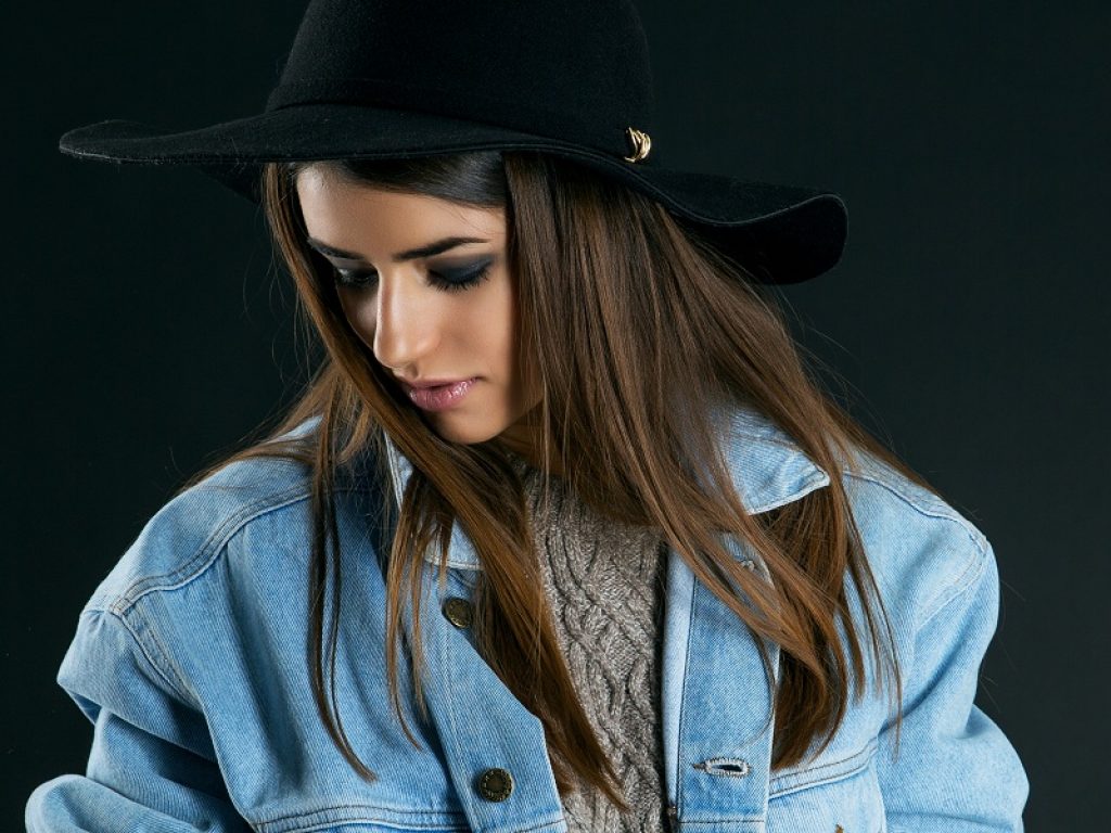 Federica Carta è tornata con un singolo "Easy"