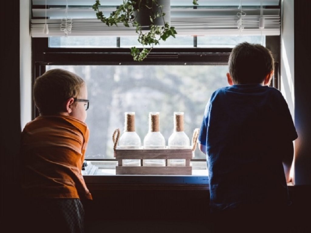 La convivenza forzata per l'emergenza Coronavirus: gli psicologi spiegano come vivere e condividere la casa senza rompere gli equilibri familiari