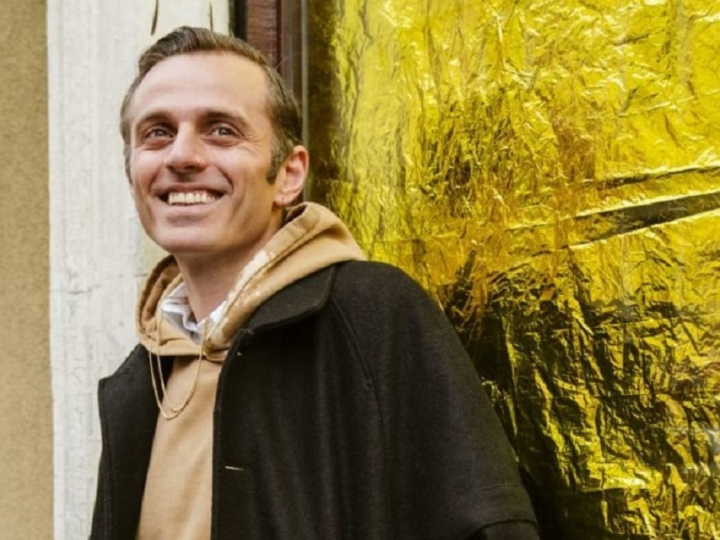 Ghemon annuncia l'uscita del suo nuovo album "E vissero feriti e contenti" per il 19 marzo: contiene anche il brano che porterà a Sanremo