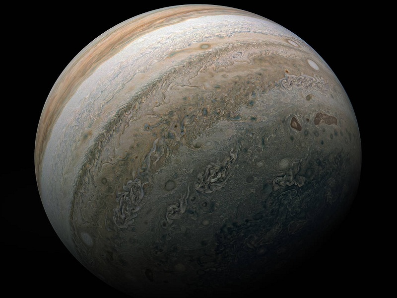 Giove sembra un'opera d'arte nelle foto della NASA