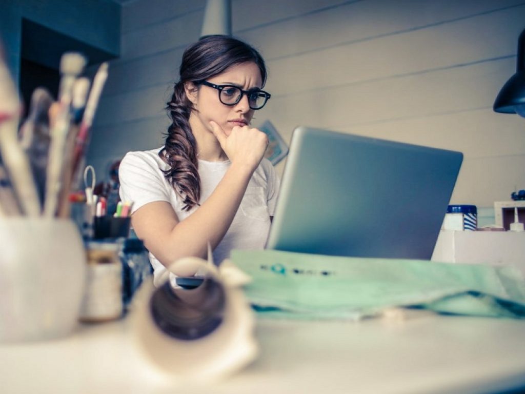 Gli adolescenti di oggi, i cosiddetti nativi digitali, non sanno scrivere una mail. Solo 3 su 10 hanno competenze elevate. un aiuto dalla didattica a distanza