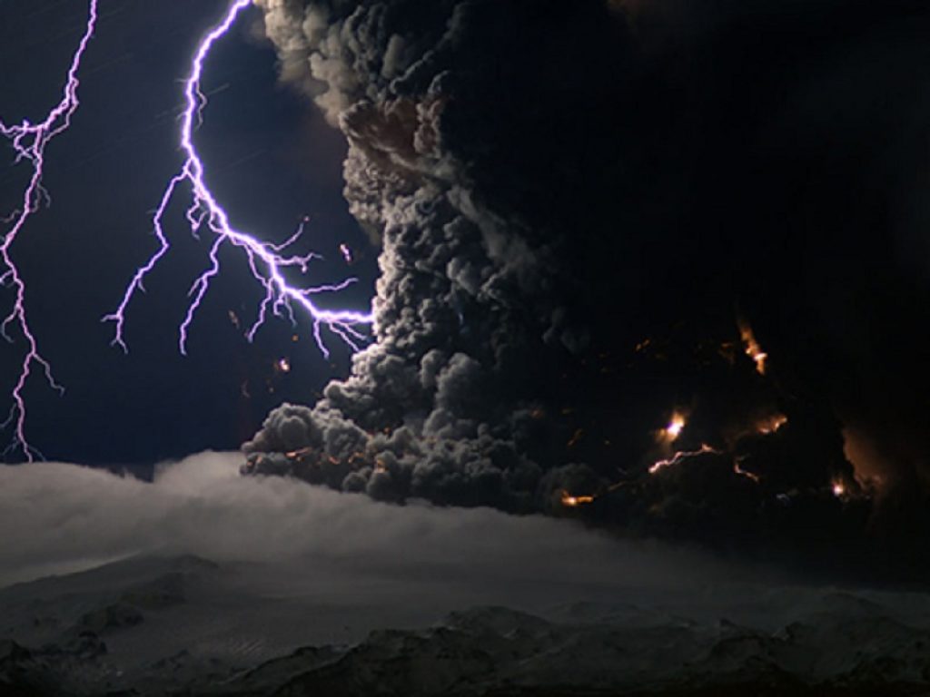 Temporali vulcanici: l'INGV spiega come si generano