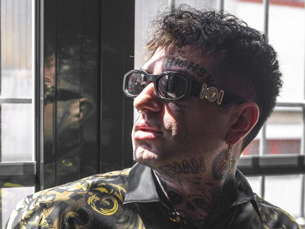 Highsnob online con "WANNABE VOL. 3"