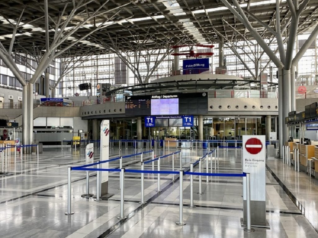 Vacanze: 7 milioni a casa per paura del Covid-19