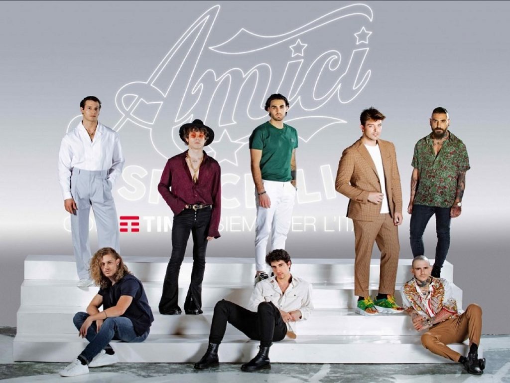 Amici Speciali: Alessio Gaudino ha la meglio su Michele Bravi e vince la prima puntata dello show di Maria De Filippi che dona tamponi e rimborsi ai medici